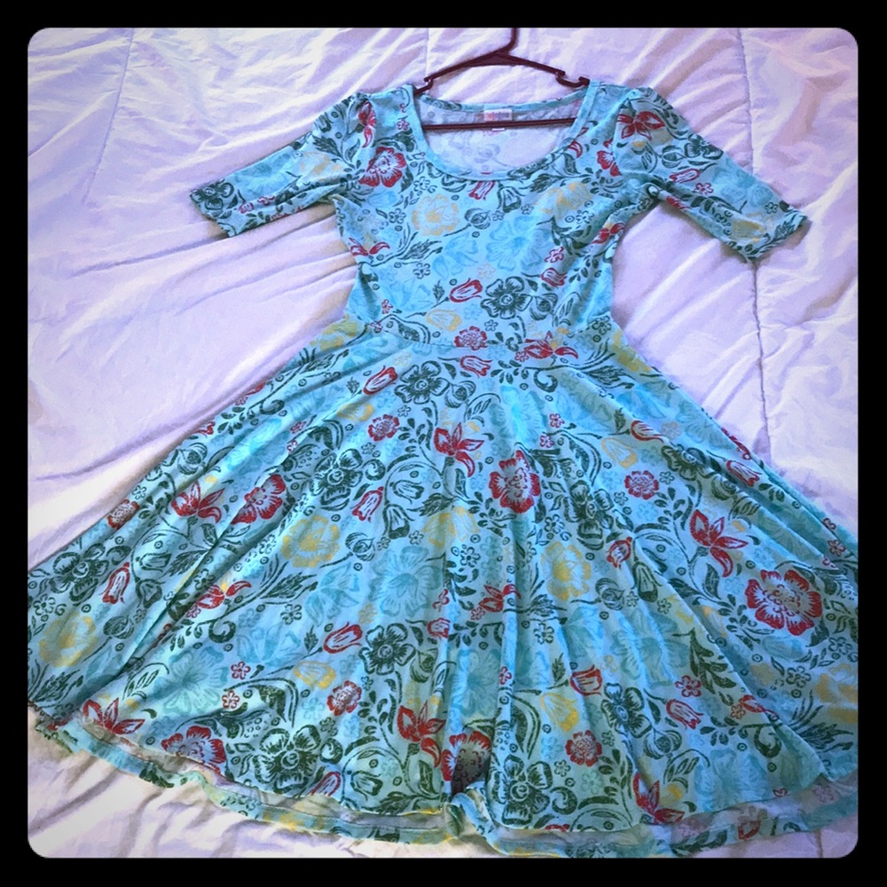 Lularoe nicole dress